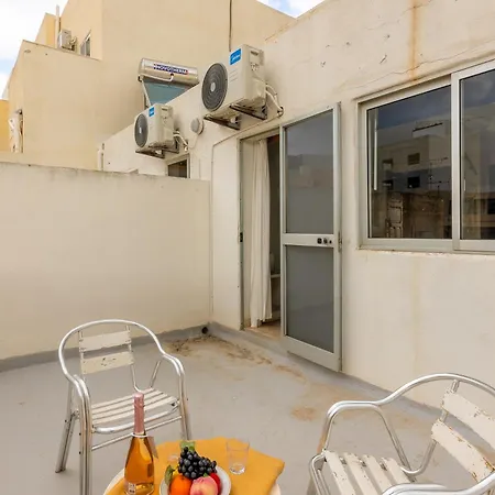 Stefanela Building - Happy * Sliema